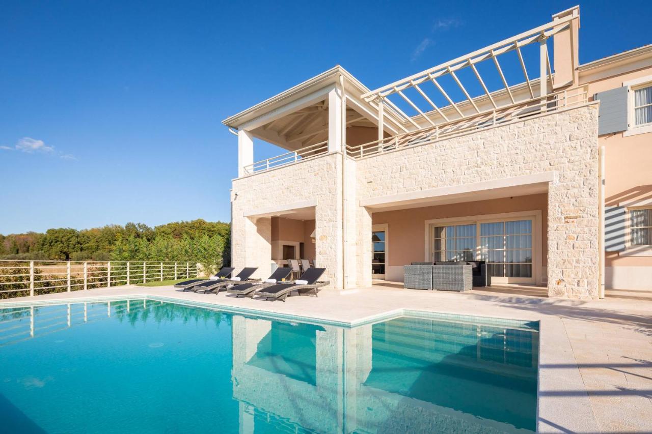 Villa Blanche By Ilc Brtonigla Bagian luar foto