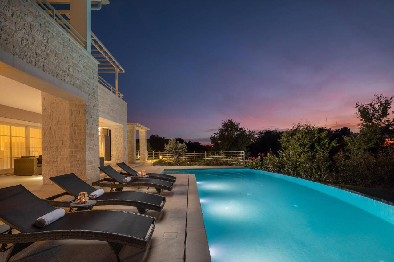 Villa Blanche By Ilc Brtonigla Bagian luar foto